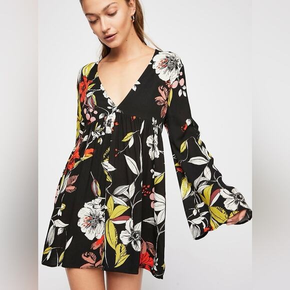 Free People Bella Floral Print Boho Bell Sleeve Tunic Mini Dress Black Combo S - Picture 1 of 11